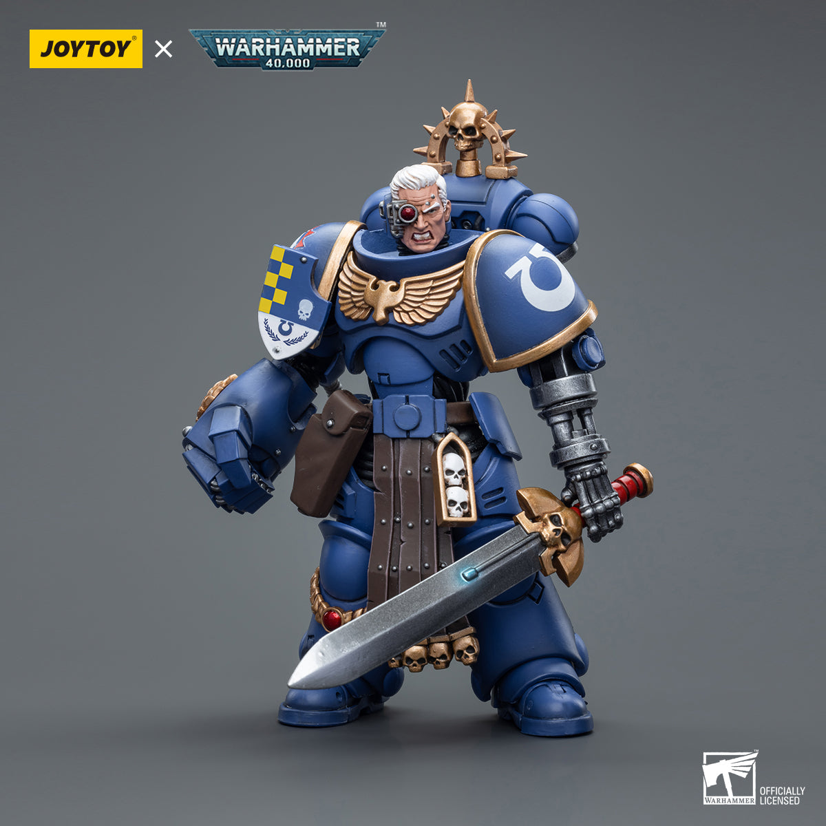 JOYTOY x Warhammer Teniente de los Ultramarines con puño de combate